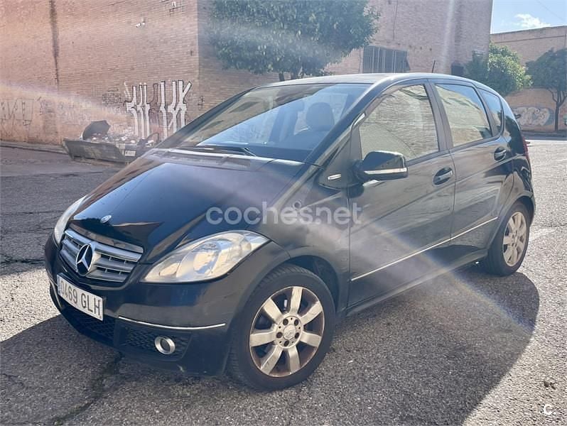 Usado Mercedes A180 Avantgarde 109 CV (80 kW) 2009 Negro Monovolumen