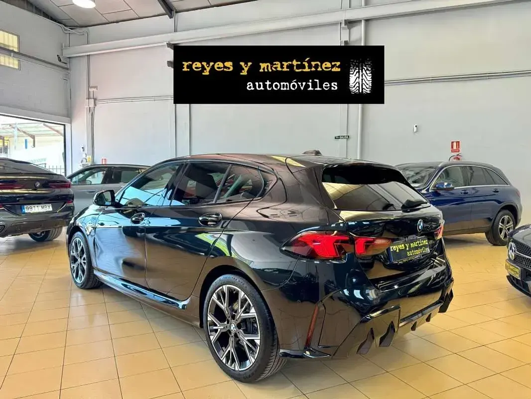 Usado BMW 120 M Sport 163 CV (119 kW) 2025 Negro Utilitario