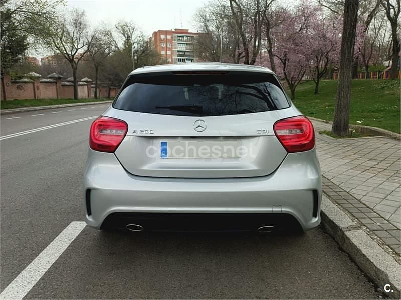 Usado Mercedes A200 AMG line 136 CV (100 kW) 2015 Gris / plata Berlina