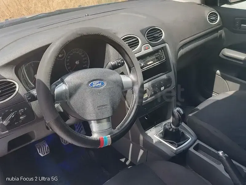 Usado Ford Focus Sport 115 CV (84 kW) 2006 Azul Familiar