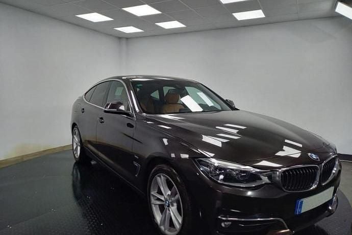 Käytetty BMW 330 258 HP (189 kW) 2018
