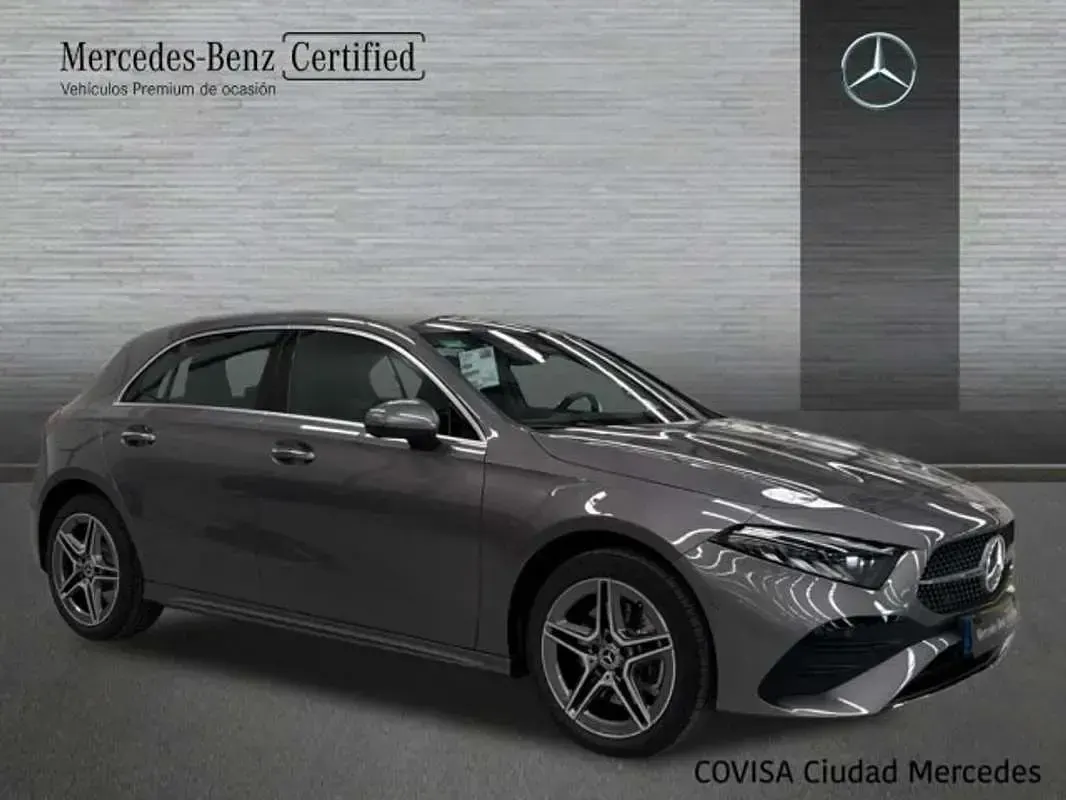 Usado Mercedes A250 AMG line 218 CV (160 kW) 2025 Gris Berlina