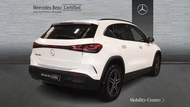 Usado Mercedes EQA250 AMG line 139 kW (190 CV) 2022 Blanco polar  pintura unicolor SUV