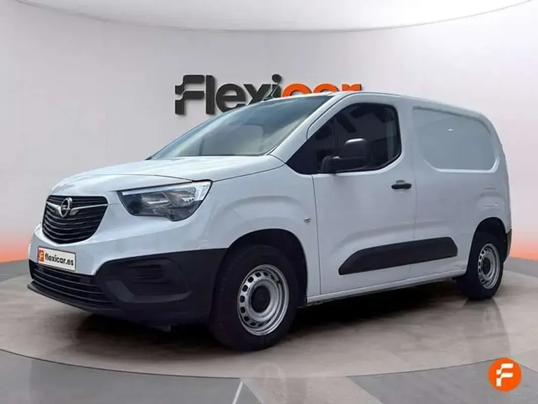 Usado Opel Combo Life Edition 102 CV (75 kW) 2023 Blanco Monovolumen