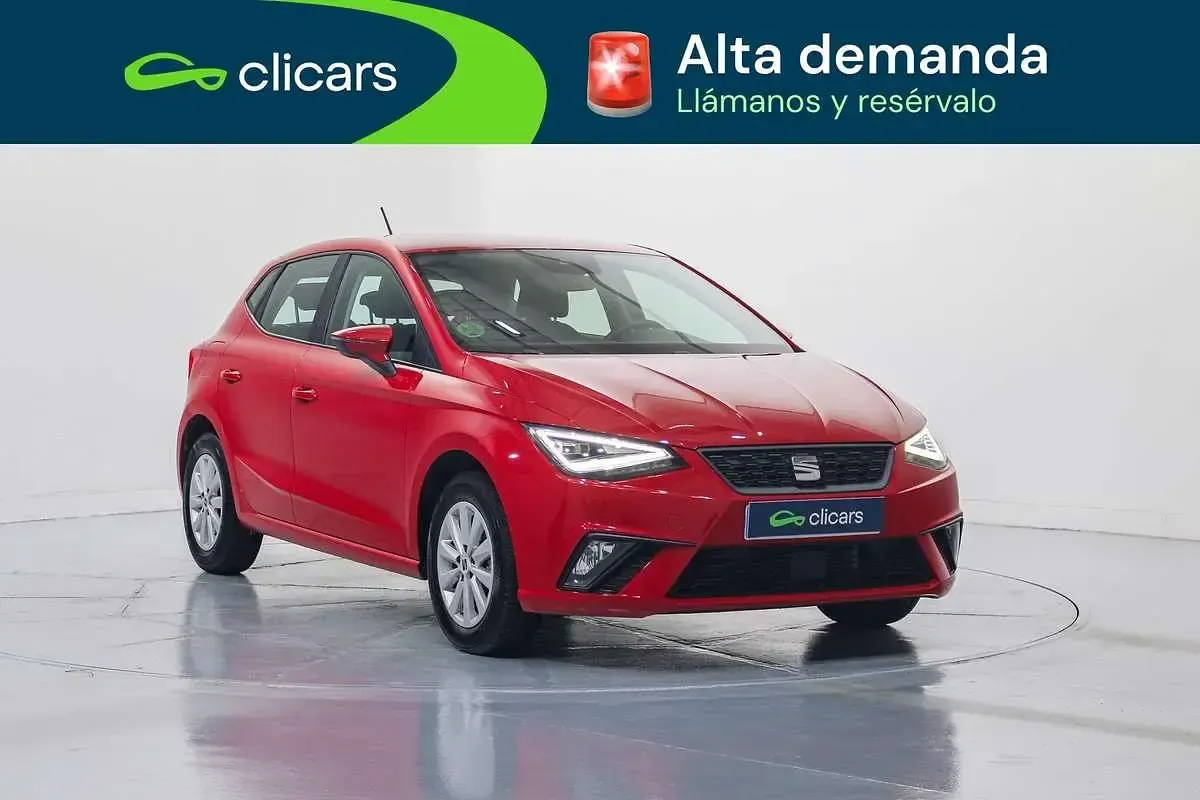 Usado Seat Ibiza Style 80 CV (58 kW) 2022 Rojo Utilitario
