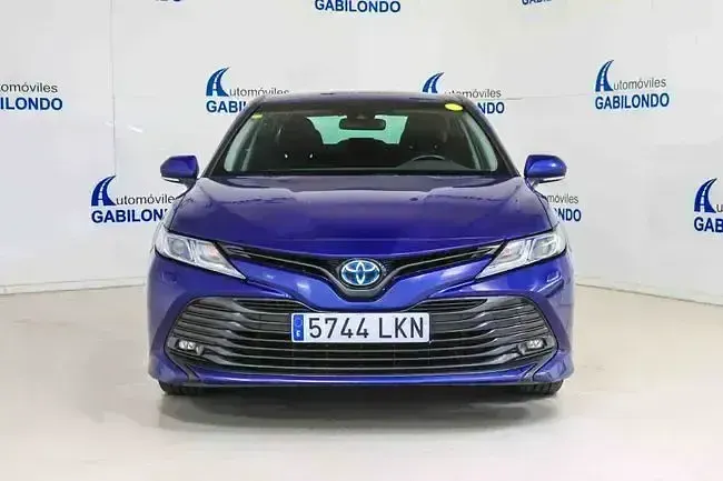 Usado Toyota Camry Advance 218 CV (160 kW) 2020 Azul Berlina