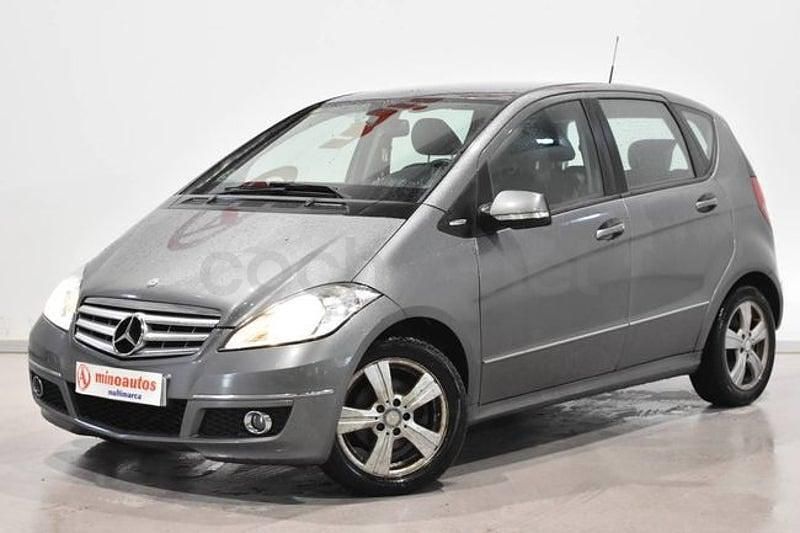 Usado Mercedes A180 Elegance 109 CV (80 kW) 2009 Gris Monovolumen