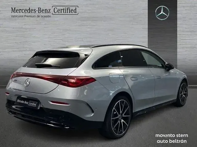Usado Mercedes CLA250e Shooting Brake AMG line 200 kW (272 CV) 2025 Familiar