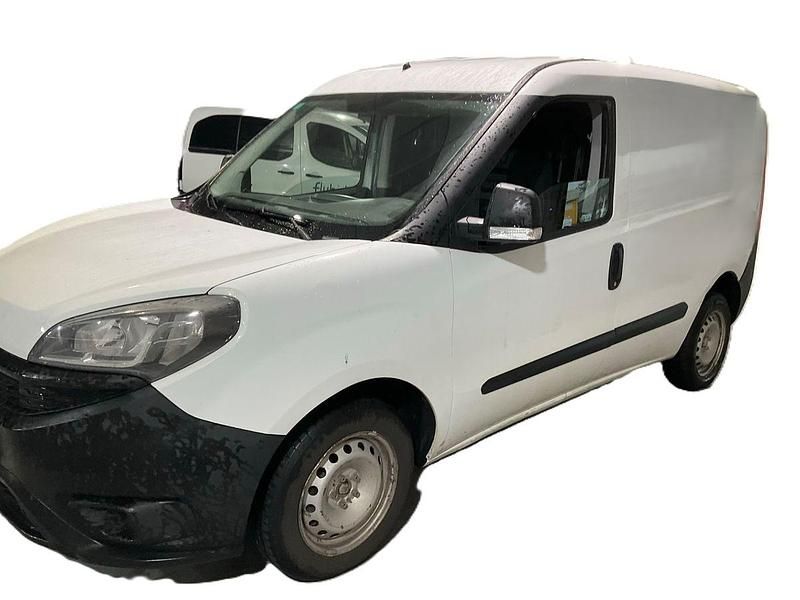 Usado Fiat Doblò 105 CV (77 kW) 2019 Blanco Monovolumen