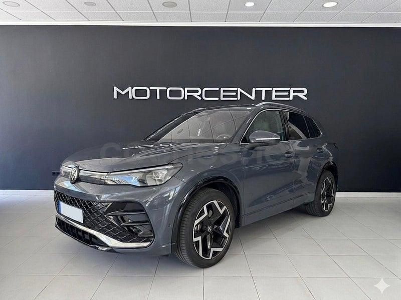 Usado VW Tiguan R-line 150 CV (110 kW) 2025 Gris / plata SUV