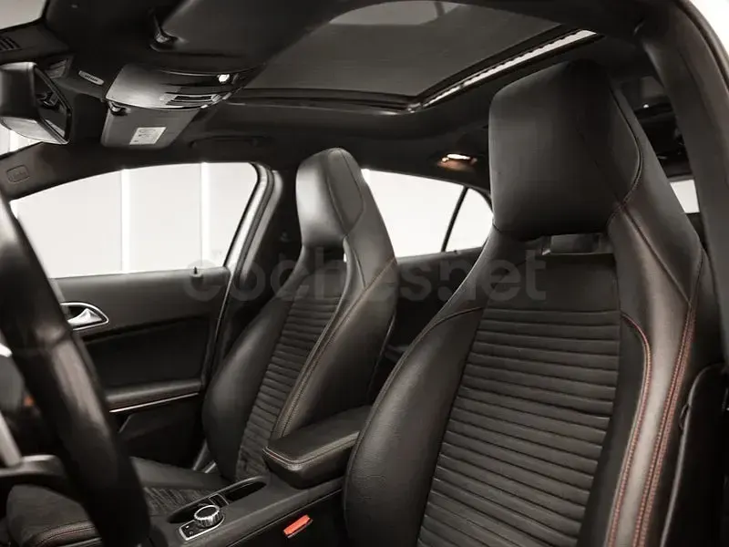 Usado Mercedes GLA220 AMG line 177 CV (130 kW) 2016 Blanco SUV