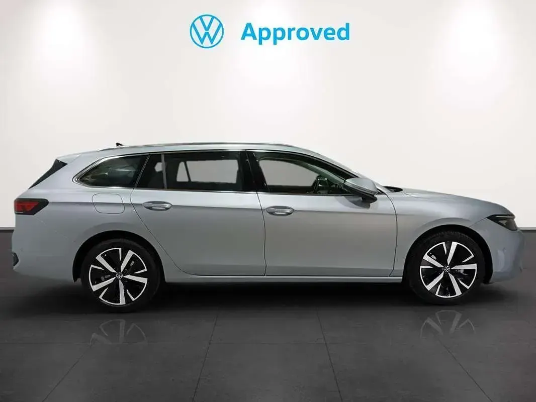 Nowe VW Passat Business 150 KM (110 kW) 2025 Srebrny Kombi