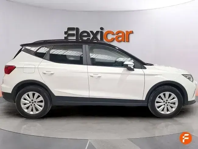 Usado Seat Arona Reference 95 CV (69 kW) 2021 Blanco SUV