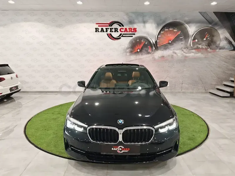 Usado BMW 518 Comfort Edition 150 CV (110 kW) 2021 Negro Berlina