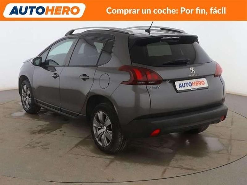 Usado Peugeot 2008 Style 100 CV (73 kW) 2018 Gris SUV