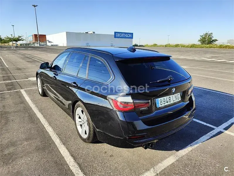 Usado BMW 320 Efficient Dynamics 163 CV (119 kW) 2015 Negro Familiar