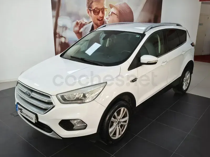 Usado Ford Kuga Trend 120 CV (88 kW) 2018 Blanco SUV
