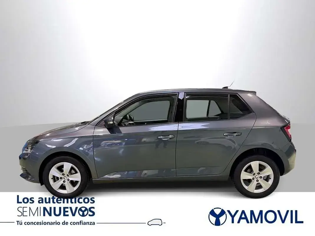 Usado Skoda Fabia 95 CV (69 kW) 2018 Gris Utilitario