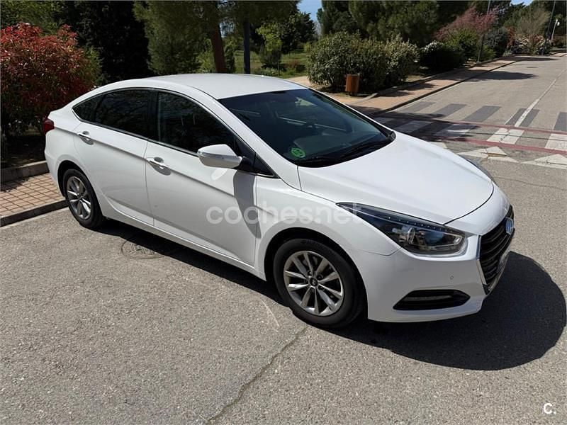 Usado Hyundai i40 135 CV (99 kW) 2016 Blanco Berlina