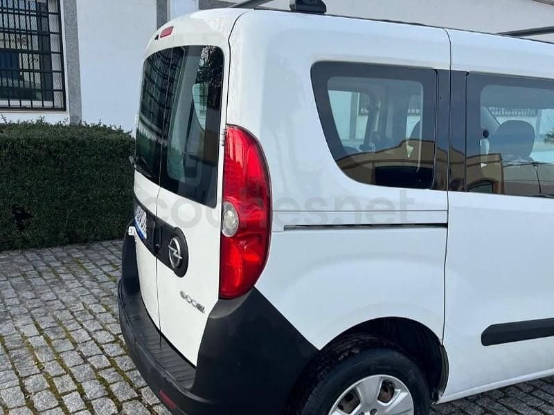 Usado Opel Combo Life Expression 100 CV (73 kW) 2018 Blanco Monovolumen