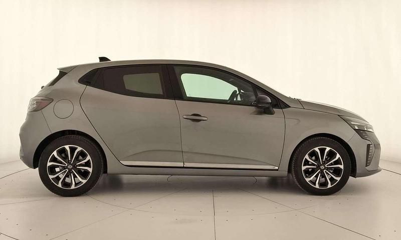 Usado Renault Clio V Techno 101 CV (74 kW) 2025 Gris Berlina
