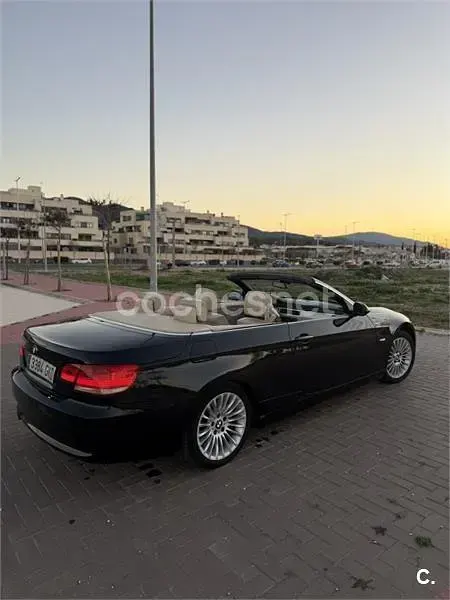 Usado BMW 320 Cabriolet 170 CV (125 kW) 2008 Negro Descapotable