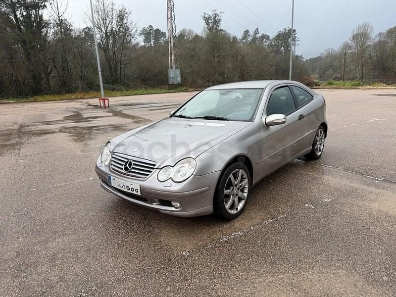 Usado Mercedes C200 122 CV (89 kW) 2008 Gris / plata Berlina