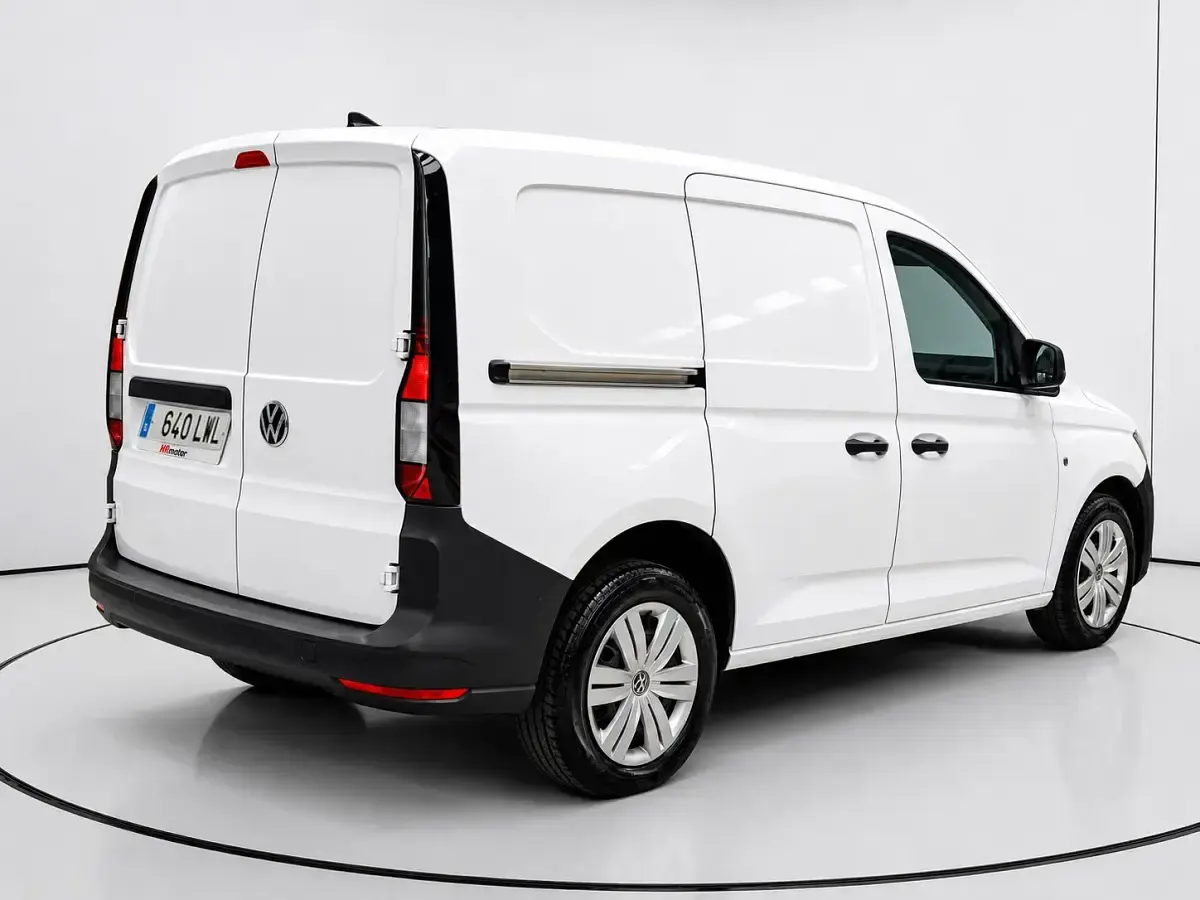 Usado VW Caddy 102 CV (75 kW) 2022 Blanco Monovolumen