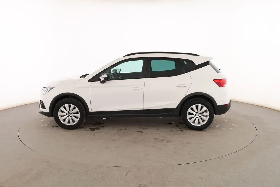 Usado Seat Arona Style 95 CV (69 kW) 2019 Blanco SUV