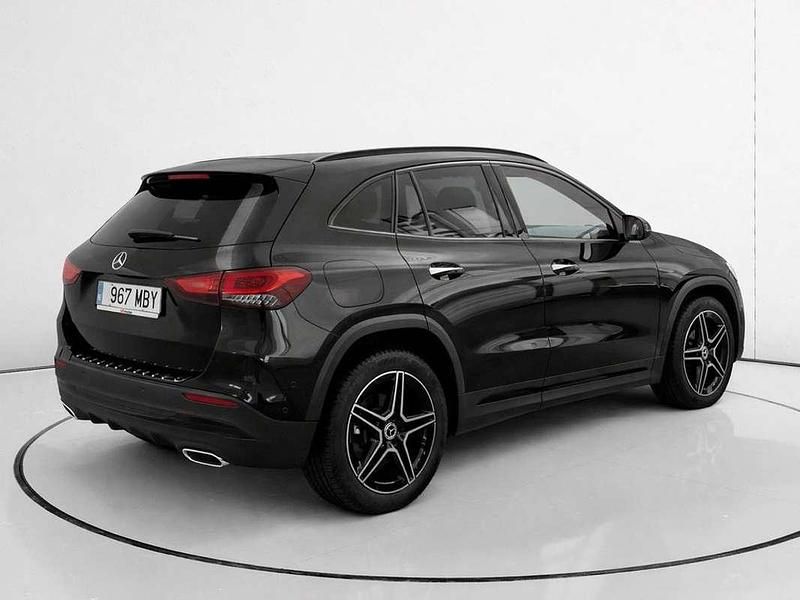 Usado Mercedes GLA250 220 CV (161 kW) 2022 Negro SUV