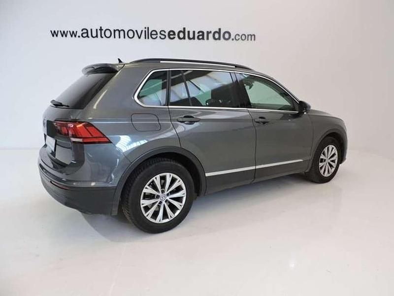 Usado VW Tiguan Business 150 CV (110 kW) 2020 Gris SUV