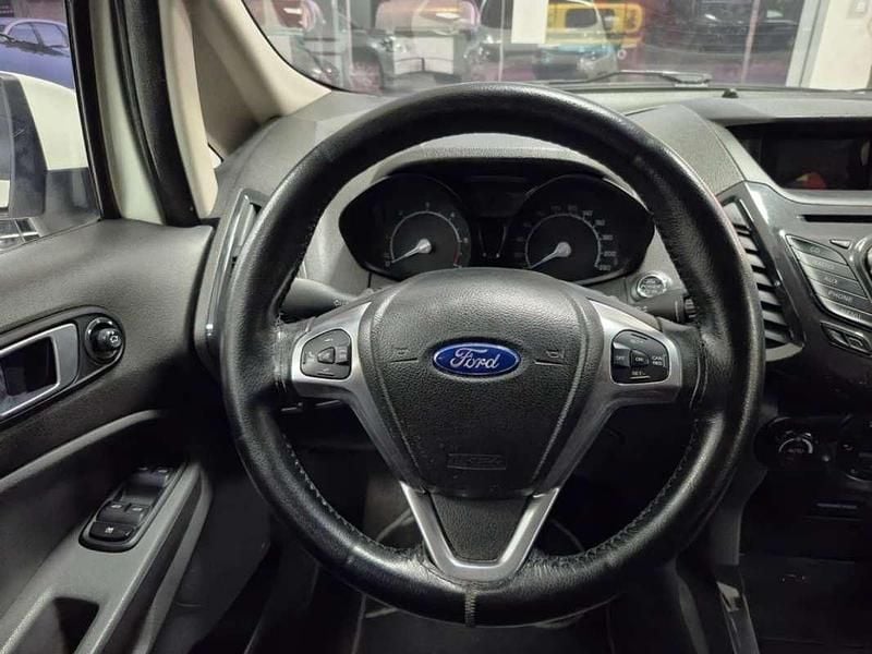 Usado Ford Ecosport Titanium 91 CV (66 kW) 2015 Blanco SUV