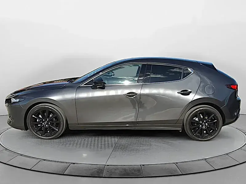 Usado Mazda 3 Exclusive-Line 186 HP (136 kW) 2023 Cinzento Sedan