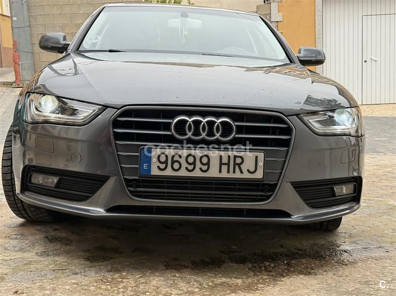 Usado Audi A4 143 CV (105 kW) 2013 Negro Berlina