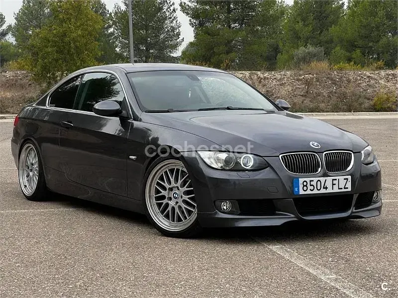 Usado BMW 330 272 HP (200 kW) 2007 Cinzento Coupé