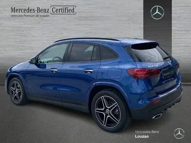 Usado Mercedes GLA200 163 CV (119 kW) 2025 Azul espectra SUV