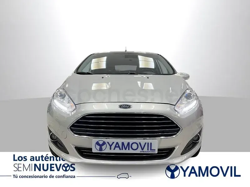 Usado Ford Fiesta Titanium 82 CV (60 kW) 2016 Gris / plata Utilitario
