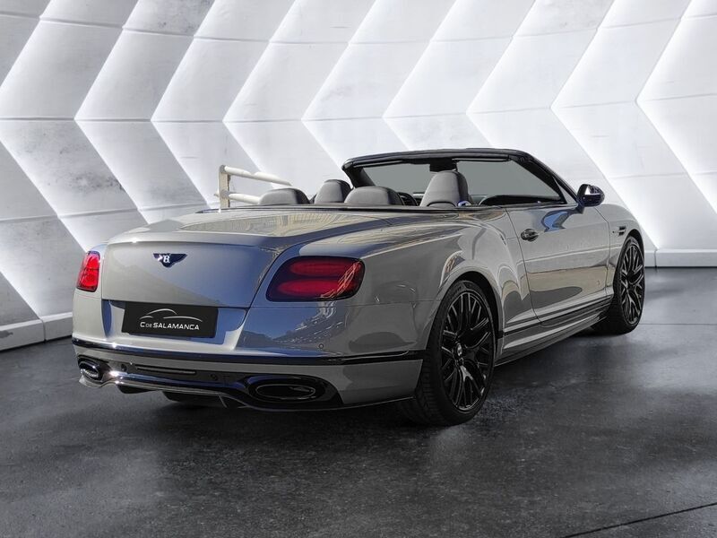 Usado Bentley Continental GT 709 CV (521 kW) 2018 Gris claro metalizado Descapotable
