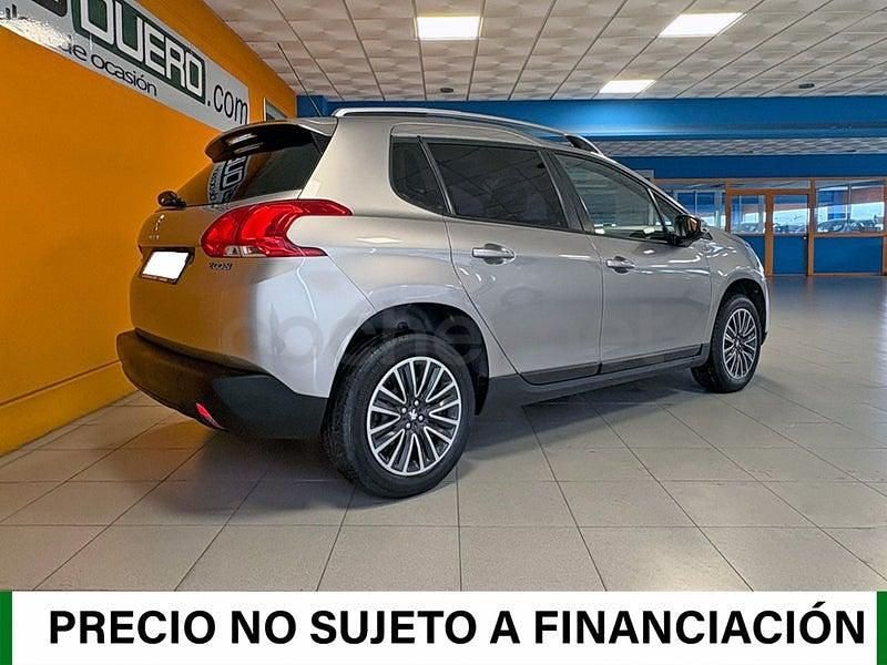 Usado Peugeot 2008 Active 100 CV (73 kW) 2016 Gris / plata SUV