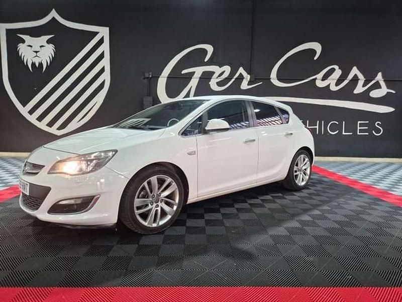 Blanco Usado 2012 Opel Astra Excellence Utilitario | 7295 € (Precio justo) - Imagen 1/4