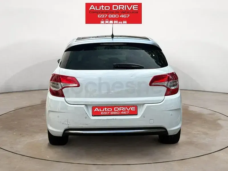Usado Citroën C4 114 CV (83 kW) 2014 Blanco Berlina