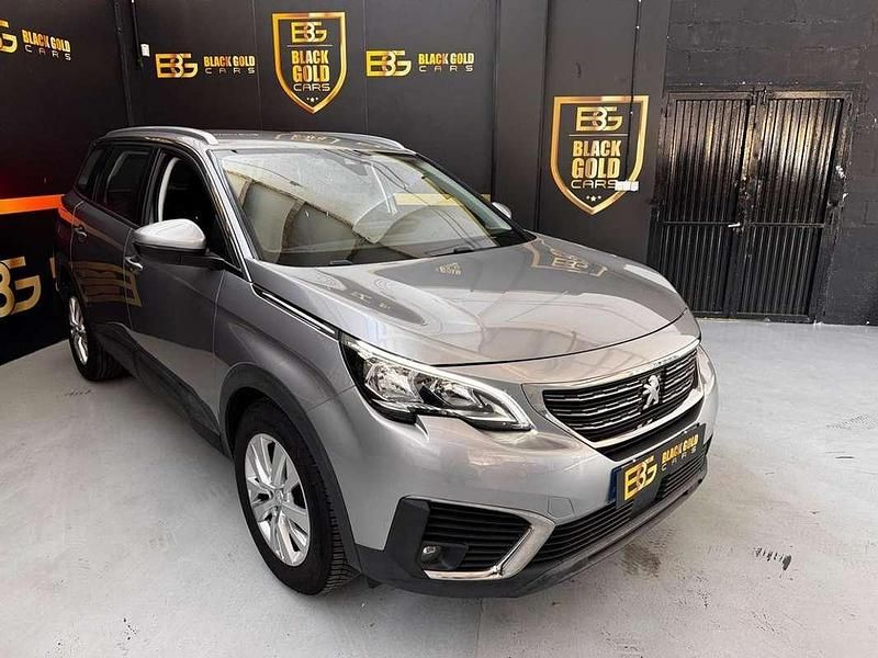 Usado Peugeot 5008 Active 130 CV (95 kW) 2018 Gris / plata Monovolumen