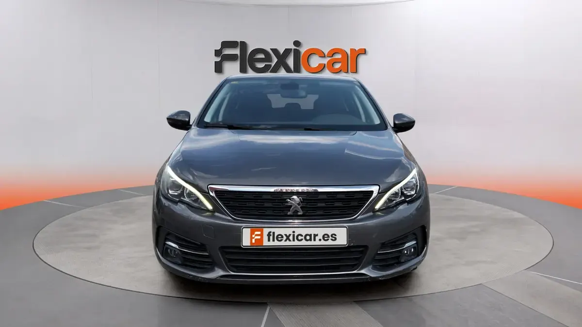 Usado Peugeot 308 Style 131 CV (96 kW) 2020 Gris Berlina