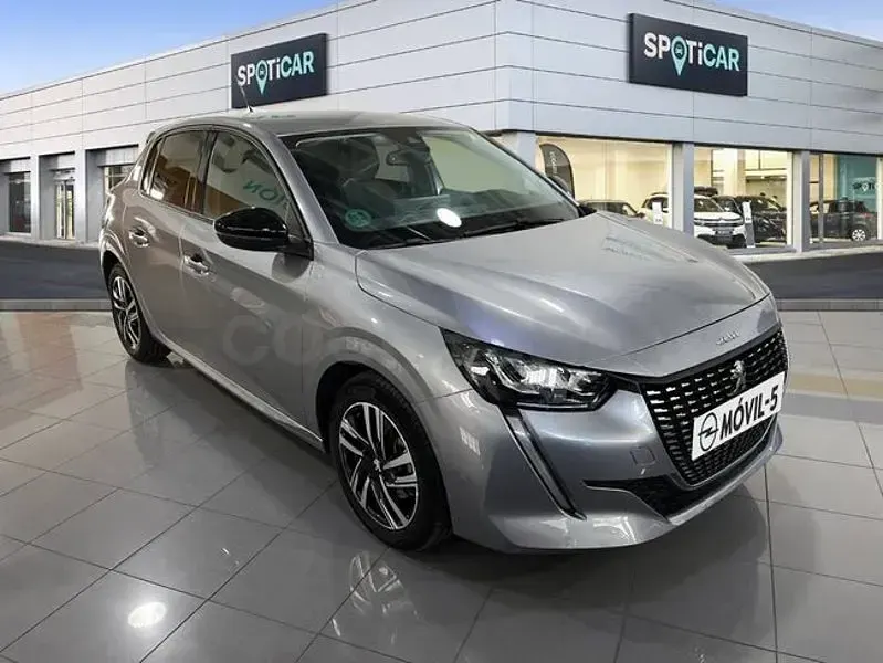 Usado Peugeot 208 Allure 102 CV (75 kW) 2023 Gris Utilitario