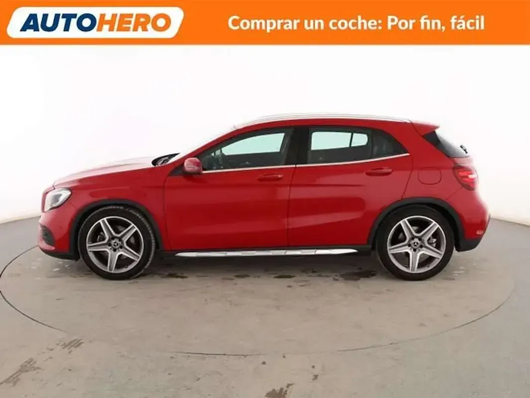 Usado Mercedes GLA220 AMG line 177 CV (130 kW) 2017 Rojo SUV