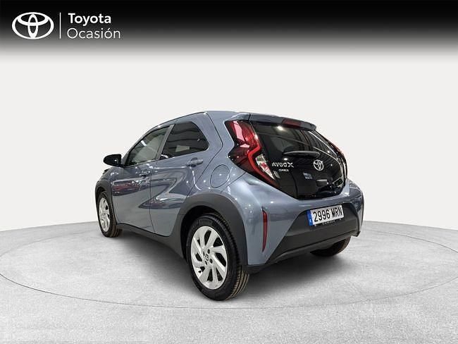 Usado Toyota Aygo X Play 72 CV (52 kW) 2024 Gris / plata SUV