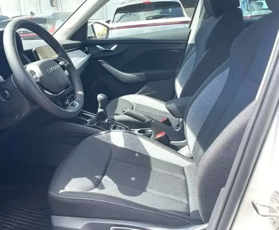 Usado Skoda Kamiq Selection 116 CV (85 kW) 2025 Blanco SUV