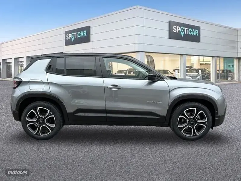 Usado Jeep Avenger EV Summit 114 kW (156 CV) 2023 Gris SUV