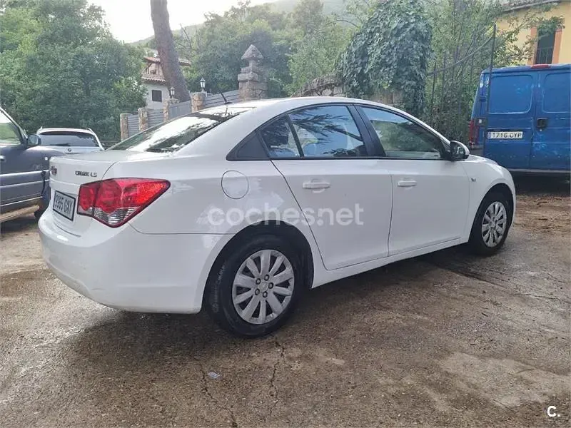 Usado Chevrolet Cruze LS 113 CV (83 kW) 2009 Blanco Berlina