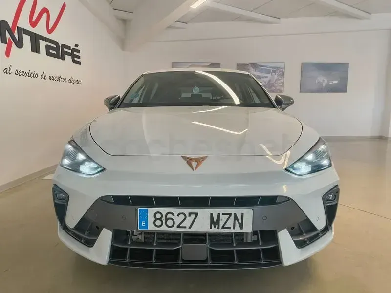 Usado Cupra Leon 150 CV (110 kW) 2025 Blanco Berlina